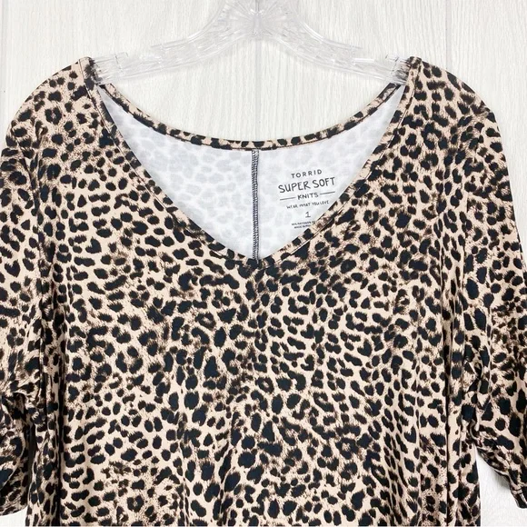 Torrid | Leopard Print Super Soft V-Neck T-Shirt Size 1X - Picture 10 of 13